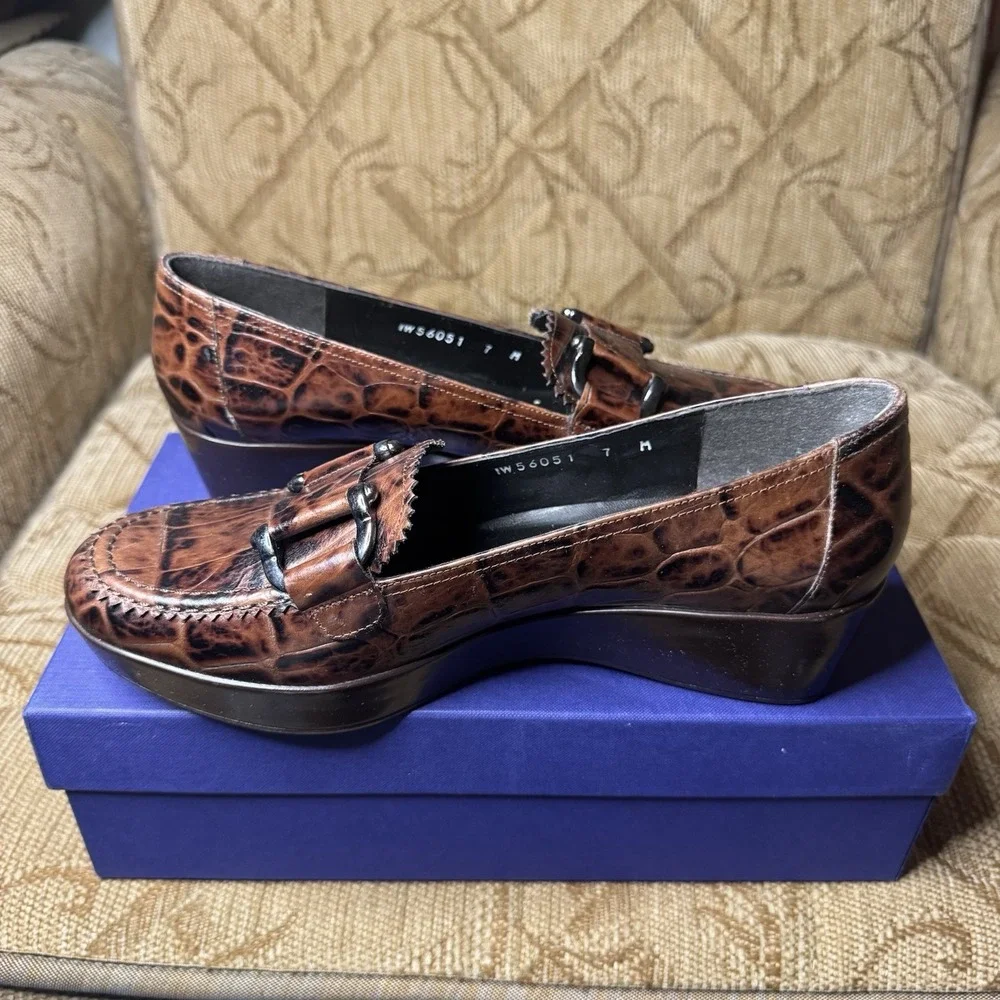 Stuart Weitzman Heeled Loafers 7‎ M Brown Black Tortoise Toe Buckle Career Work